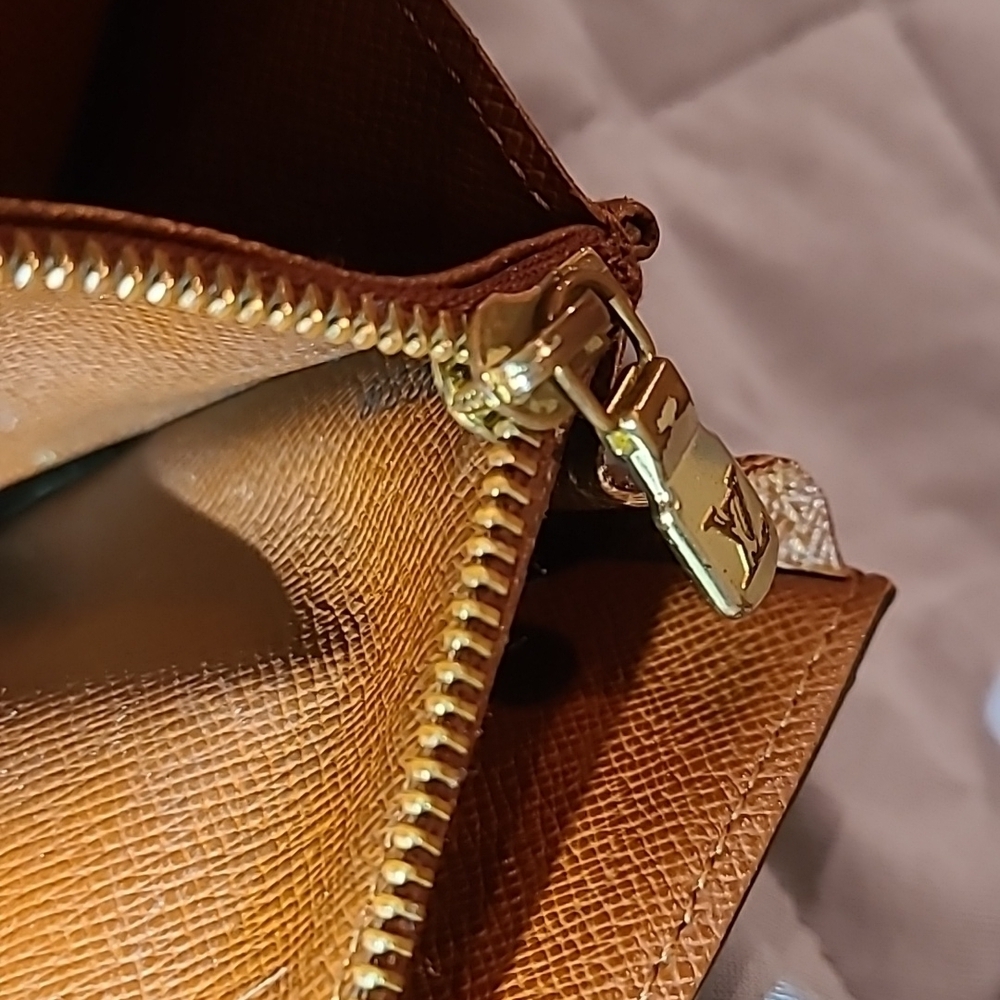 Louis Vuitton Monogram Brown Sarah Wallet - Picture 14 of 16
